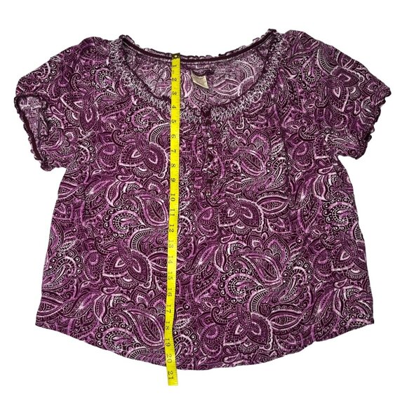 Large Faded Glory Purple Paisley Blouse With Ruffled Neckline & Short Sleeves - Picture 3 of 10